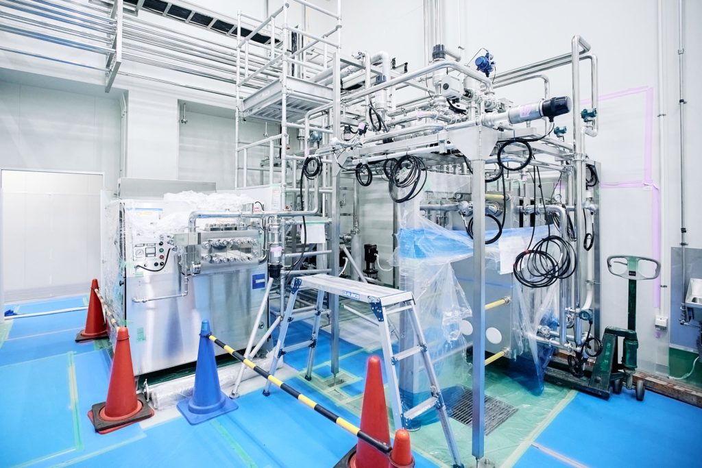 専用の殺菌機でパスチャライズ殺菌